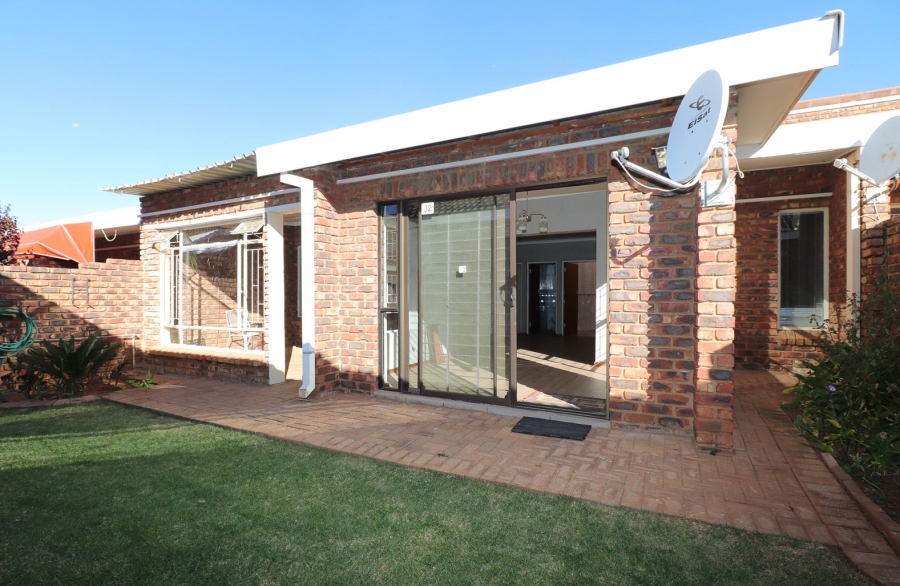 2 Bedroom Property for Sale in Oudorp North West